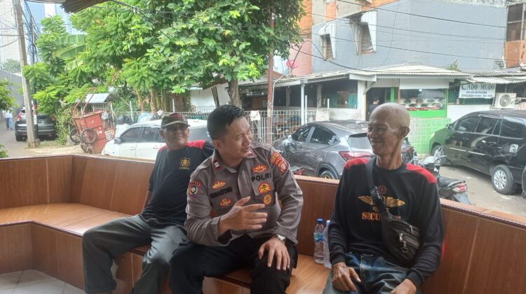 Patroli dan Sambang Satpam Rumah Susun RW 10, Bhabinkamtibmas Kebon Kacang Sampaikan Imbauan Kamtibmas