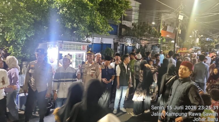 Polisi Kawal Lintasan Pawai Obor, Semarak Tahun Baru Islam 1448 H di Johar Baru Berlangsung Aman