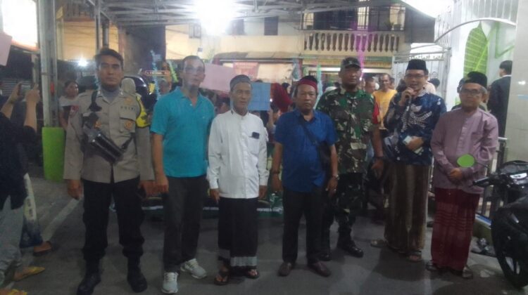Kemeriahan Penuh Khidmat Polri Dan Remaja Masjid Al-Imron Dalam Giat Pawai Obor 1 Muharram di Kartini Berlangsung Aman