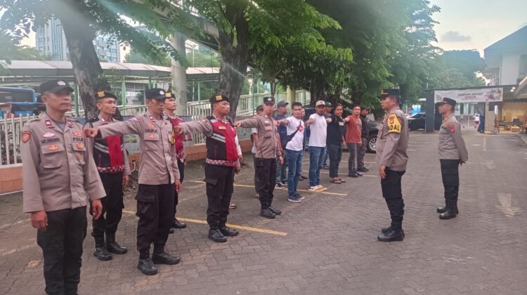 Polsek Senen Gelar Apel Pengamanan Konsolidasi GMKI Jakarta Bertema “Indonesia Sekarat”