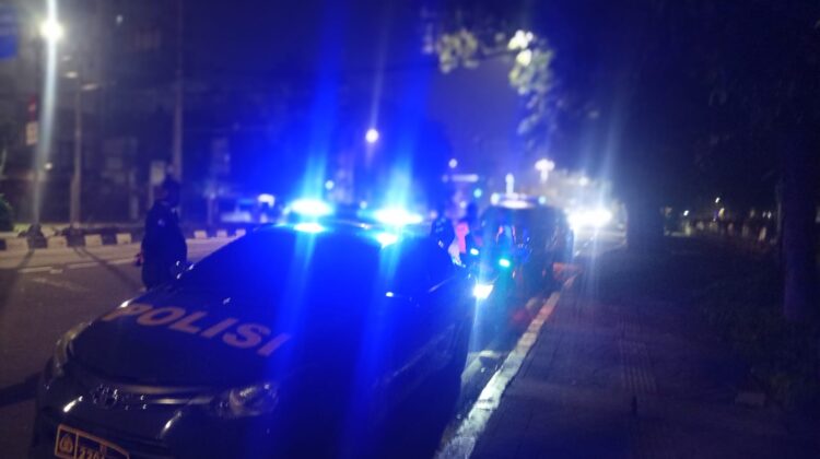 Tiga Pilar Lakukan Patroli Gabungan Mobile Blue Light Perkuat Keamanan Jelang Subuh Di Sawah Besar