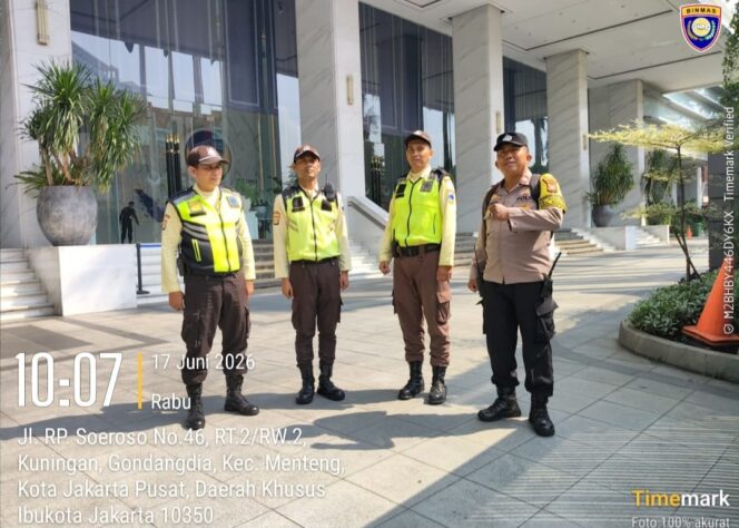 
					Bhabinkamtibmas Gondangdia Perkuat Pengamanan Nasdem Tower