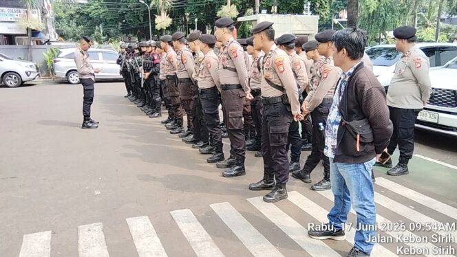 
					Antisipasi Aksi Aliansi Mahasiswa, Polsek Metro Menteng Gelar Apel Siaga 56 Personel di Kantor BGN