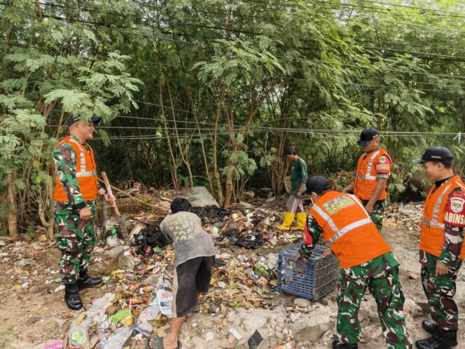
					Satgas Sampah Kodim 0510/Tigaraksa Bersihkan Sampah di Mauk