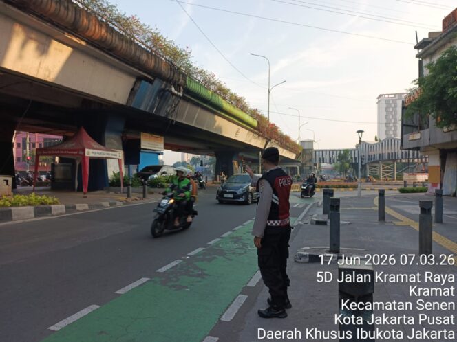 
					Polsek Senen Laksanakan Pengaturan Lalu Lintas Pagi, Antisipasi Kemacetan dan Gangguan Kamtibmas