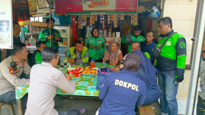 
					Polsek Senen dan Dokkes Polres Jakpus Gelar Pemeriksaan Kesehatan Gratis untuk Warga Paseban