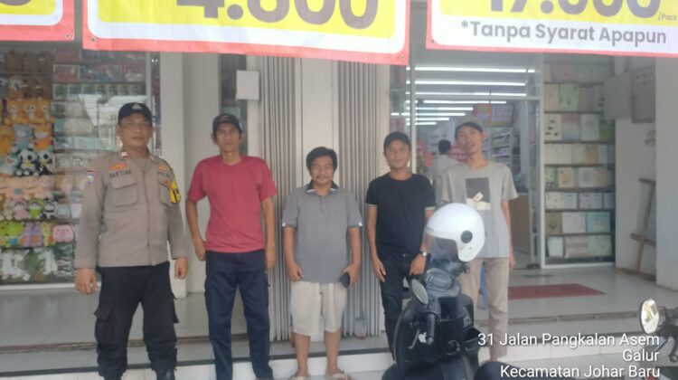 Sambang Warga RW 07 Galur, Polsek Johar Baru Perkuat Sinergi dan Deteksi Dini Gangguan Kamtibmas