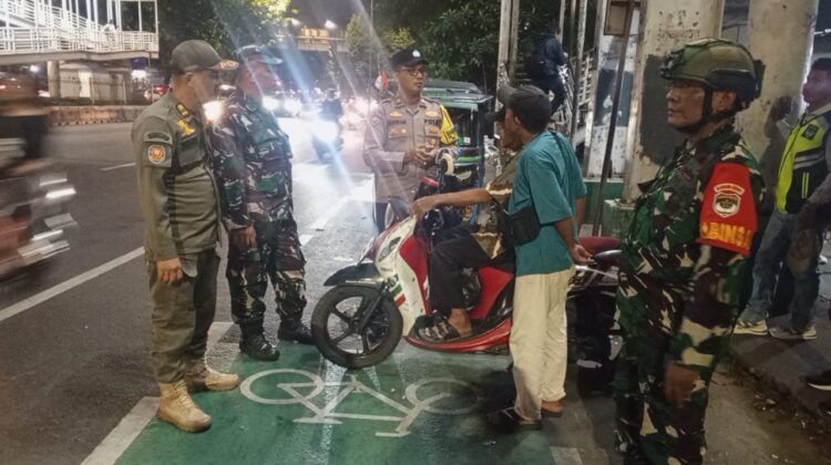 Patroli Komduk Perkuat Sinergitas TNI-Polri, Jaga Kondusifitas Wilayah Johar Baru