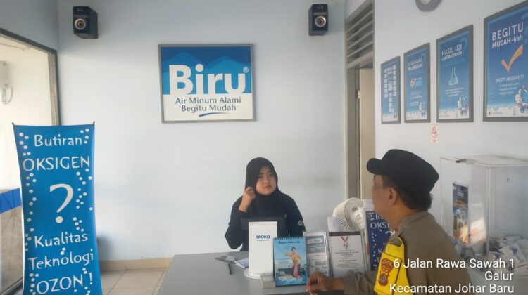 Cooling System di Agen Air Biru, Bhabinkamtibmas Galur Ajak Karyawan Tingkatkan Kewaspadaan Kamtibmas