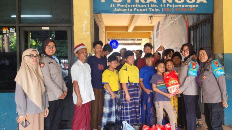 Sambut HUT Polri ke-80, Polwan Jaga Jakarta Gelar Bakti Sosial di Panti Asuhan Putra Nusa