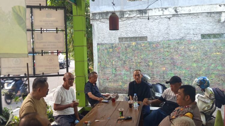Perkuat Kemitraan Polri dan Masyarakat, Bhabinkamtibmas Petamburan Sambangi Pengurus RW 06
