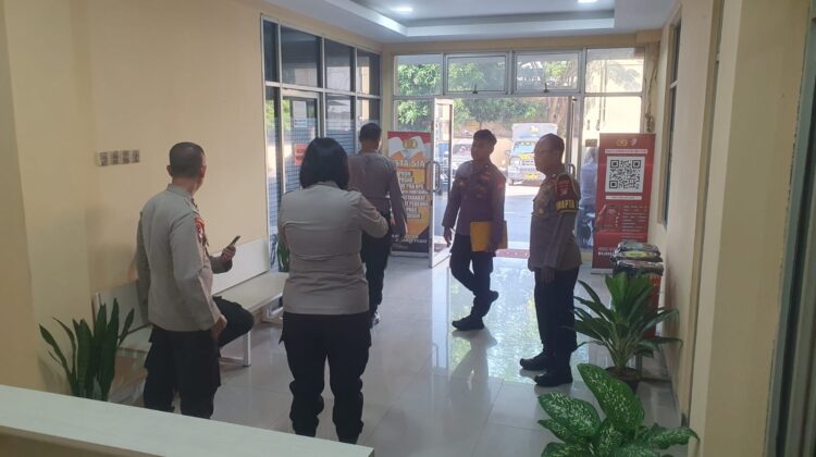 Tim Penilai Polda Metro Jaya Kunjungi Polsek Metro Tanah Abang dalam Lomba Kebersihan Mako dan Pelayanan Masyarakat HUT Bhayangkara ke-80