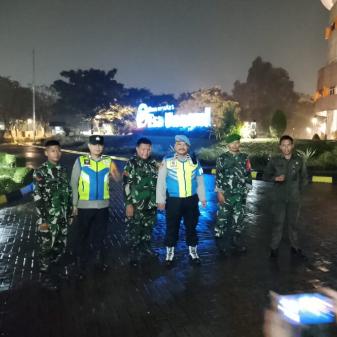 
					Koramil 14/Panongan Bersama Polsek Panongan Gelar Patroli Gabungan, Antisipasi Gangguan Kamtibmas