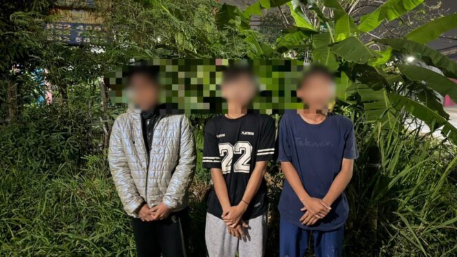 
					Brimob Metro Jaya Cegah Tawuran di Bekasi, 3 Remaja-Sajam Diamankan