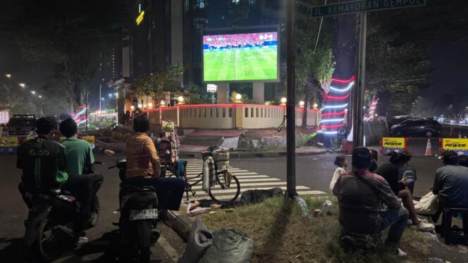 
					Polres Jakpus Gelar Nobar Piala Dunia 2026, Warga Antusias Saksikan Belanda vs Swedia