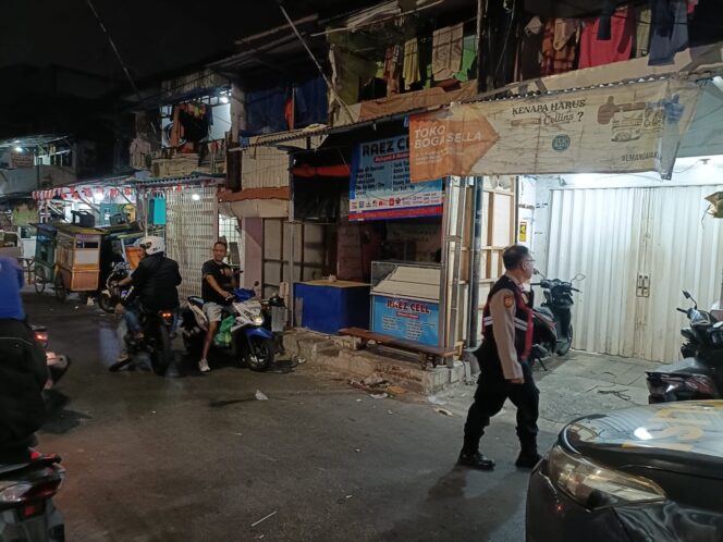 
					Patroli Jalan kaki dan Strong Poin Polsek Sawah Besar Di Pemukiman Warga” Cegah Tawuran dan Jaga Kamtibmas