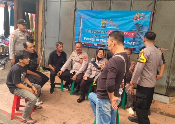 
					Wakapolsek Metro Tanah Abang Ajak Warga Bendungan Hilir Jaga Kamtibmas Bersama
