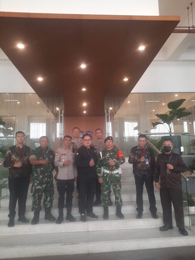 
					Sinergi TNI – Polri Amankan Ibadah Minggu di Gedung Annex Building