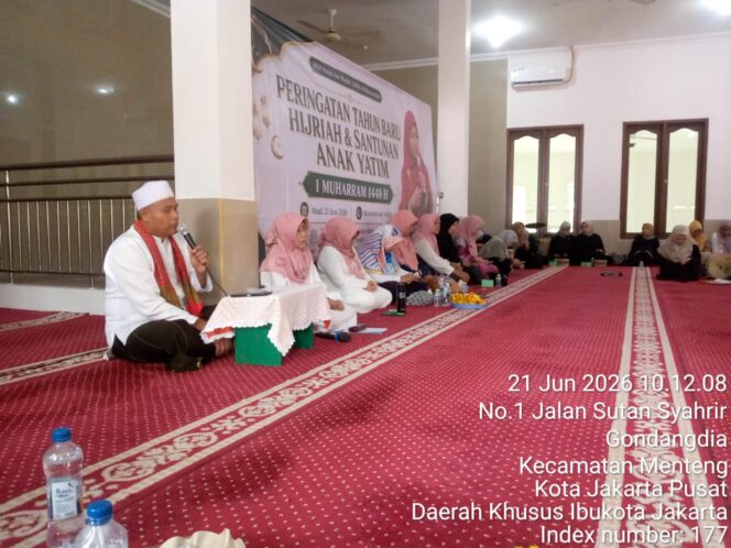 
					Polsek Metro Menteng Hadiri Peringatan 1 Muharram dan Santuni Anak Yatim di Masjid Al Musyarrofah