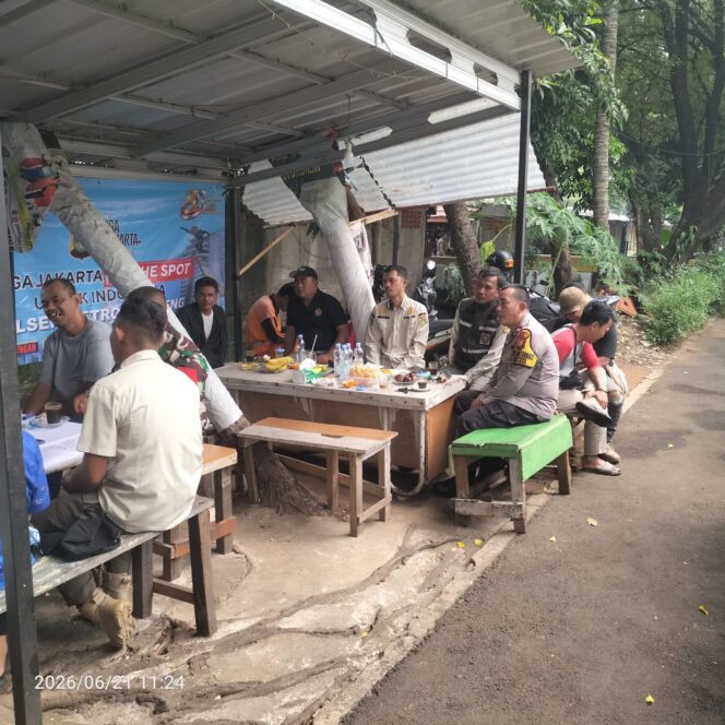 
					Jaga Jakarta On The Spot Rangkul Pedagang Pasar Antik Surabaya, Perkuat Kamtibmas di Menteng