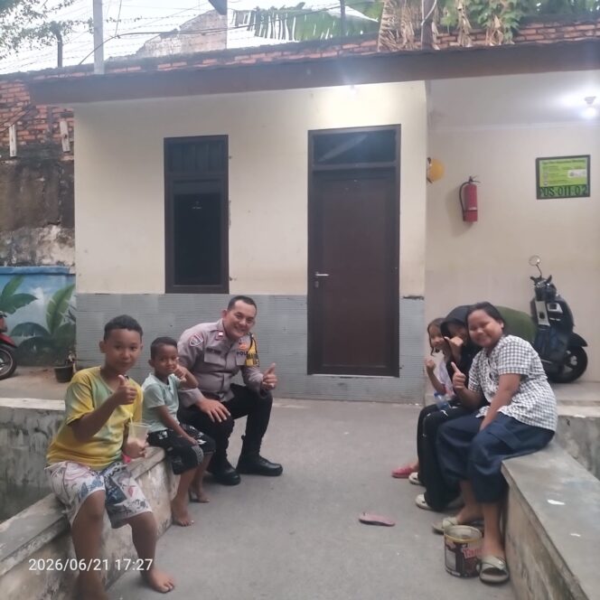 
					Patroli Siang Bhabinkamtibmas Menteng Ajak Warga Perkuat Keamanan Lingkungan