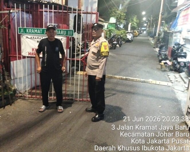 
					Waspada Kejahatan Malam Hari, Bhabinkamtibmas Intensifkan Sambang Poskamling