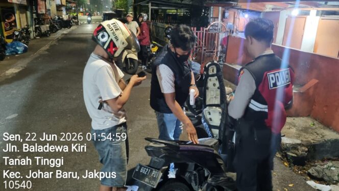 
					Polsek Johar Baru Amankan Pelaku Penyalahgunaan Narkotika Saat Operasi Cipta Kondisi dan Patroli Kewilayahan