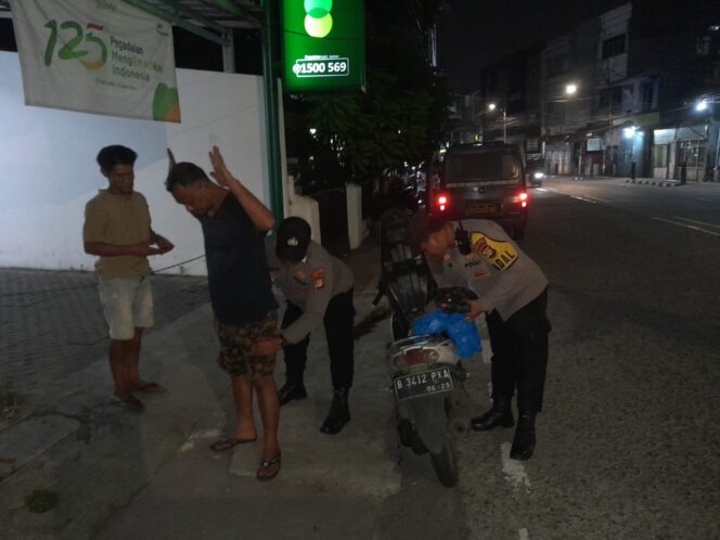 
					Kehadiran Polisi di Tengah Malam Beri Rasa Aman bagi Warga Cempaka Putih