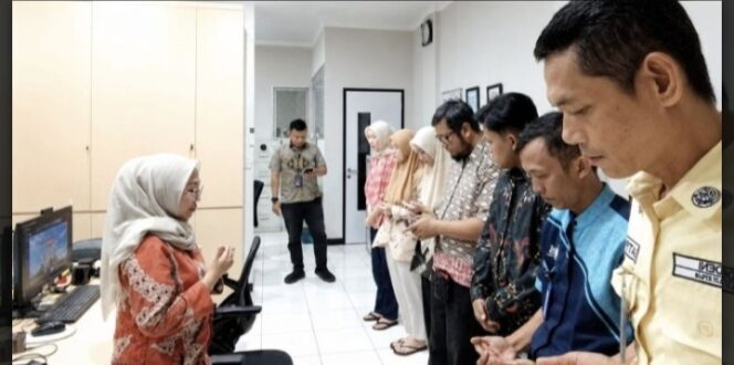 
					Membangun Eneri Positif Sejak Pagi, BRI Unit Cimone Konsisten Gelar Doa Bersama