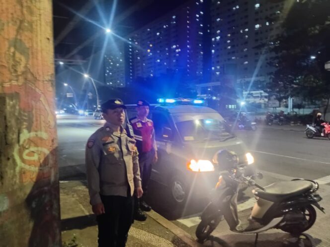 
					Respons Cepat Laporan Warga, Polsek Cempaka Putih Bubarkan Kerumunan yang Berpotensi Balap Liar di Depan Green Pramuka