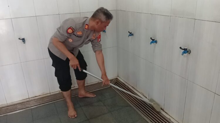 Sambut HUT Bhayangkara ke-80, Polsek Senen Gelar Bhakti Religi di Masjid At-Taufik