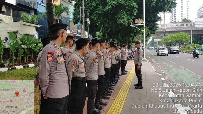 
					74 Personel Gabungan Siaga Kawal Aksi Gerakan Masyarakat Peduli Rakyat di Kantor BGN