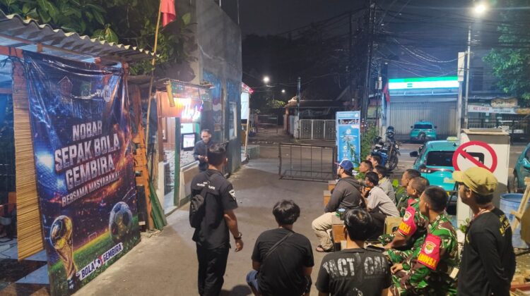 Jajaran Koramil Kodim 0501/Jakarta Pusat Gelar Nobar Piala Dunia 2026 Bersama Warga