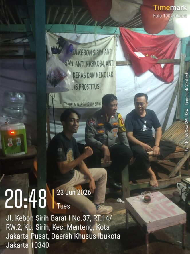 
					Sambang Satkamling RW 04 Kebon Sirih, Bhabinkamtibmas Ajak Warga Tingkatkan Kewaspadaan