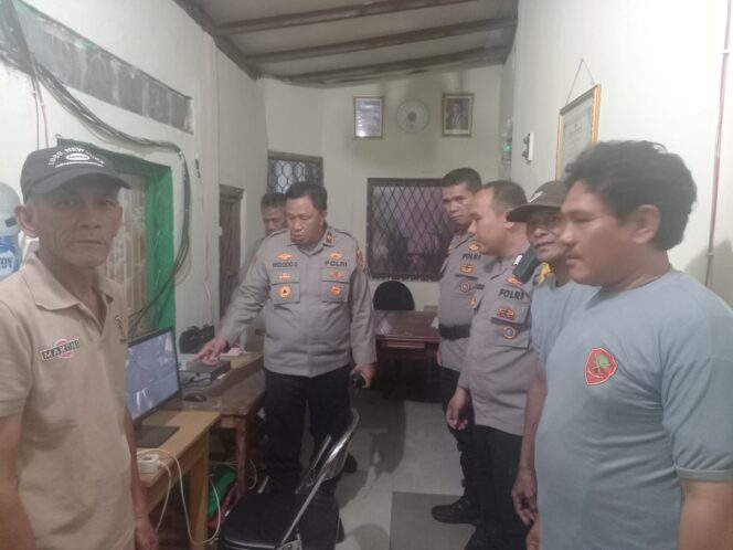 
					Kapolsek Senen Sambangi Pos Satkamling RW 08 Kenari, Dorong Kesiapsiagaan Warga Jaga Kamtibmas