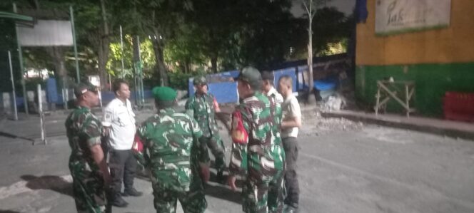 
					Patroli Malam Babinsa Matraman dan Warga Perkuat Benteng Keamanan