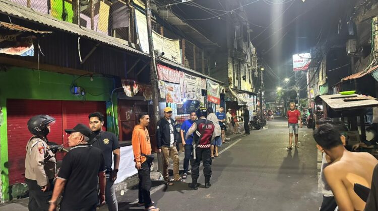 Respon Cepat Laporan Warga Melalui 110, Polsek Johar Baru Bubarkan Kerumunan Warga Luar di Kampung Rawa
