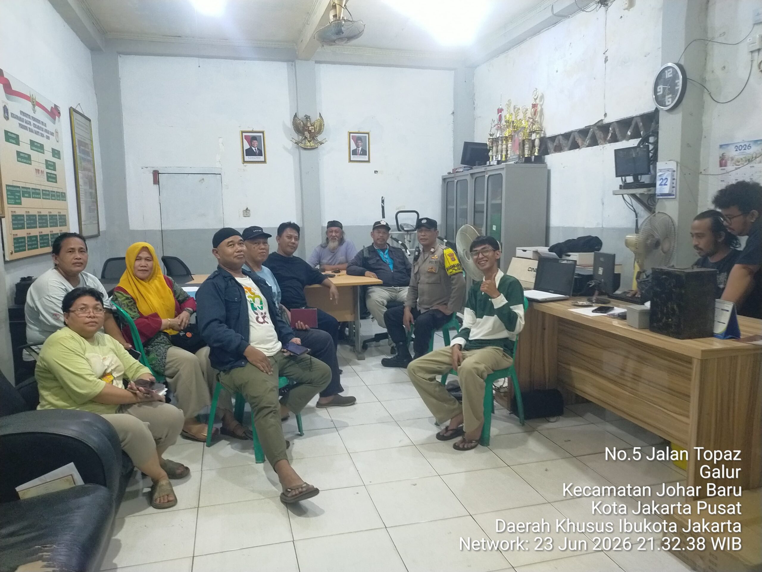Sambang Pos Kamling RW 02, Bhabinkamtibmas Galur Perkuat Sinergi Warga Jaga Kamtibmas