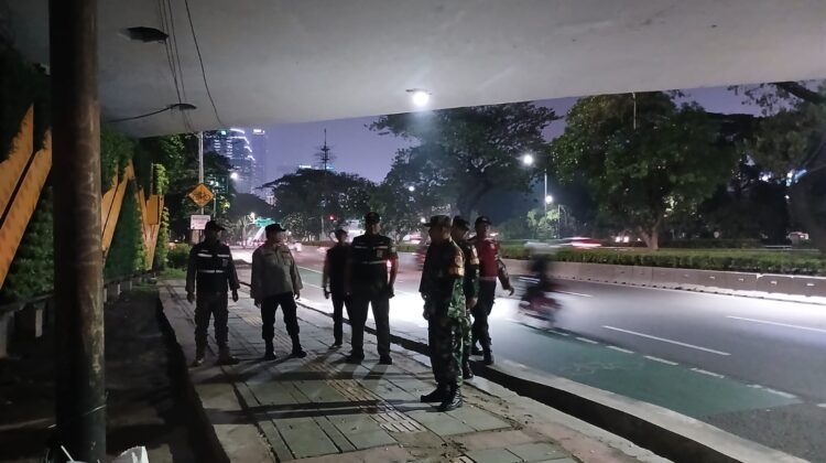 Patroli Gabungan TNI-Polri dan Satpol PP Antisipasi Gangguan Kamtibmas di Wilayah Tanah Abang