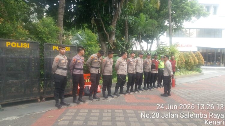Pengamanan Unras Mahasiswa Gelar Aksi di Kemensos, Desak Audit Program Sekolah Rakyat