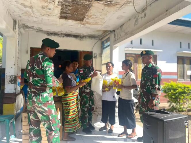 
					Satgas Pamtas Yonarhanud 2 Kostrad Bantu Salurkan Bansos untuk Warga Perbatasan