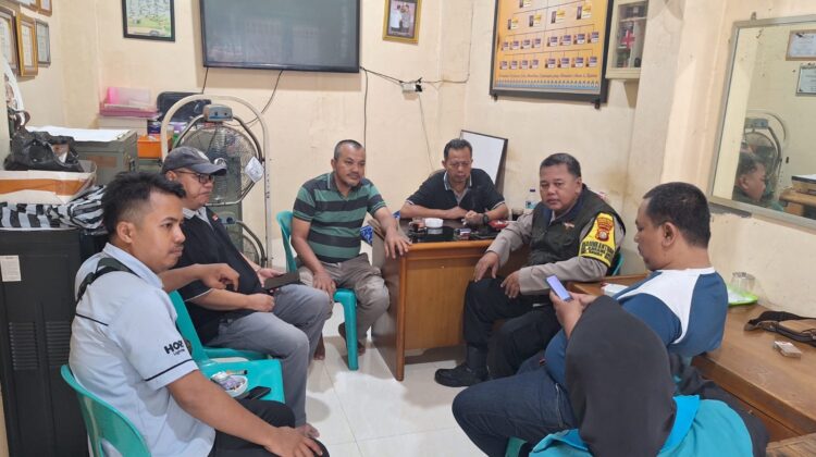 Sambang Dialogis Bhabinkamtibmas Karang Anyar Perkuat Sinergi dengan Warga, Bahas Antisipasi Potensi Gangguan Kamtibmas