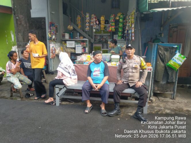
					Bhabinkamtibmas Galur Intensifkan Sambang Warga, Perkuat Sinergi Jaga Kamtibmas Lingkungan