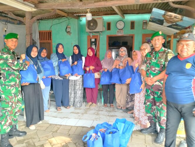 
					Bakti Sosial Koramil Curug Salurkan 13 Paket Sembako ke Warga Sukabakti