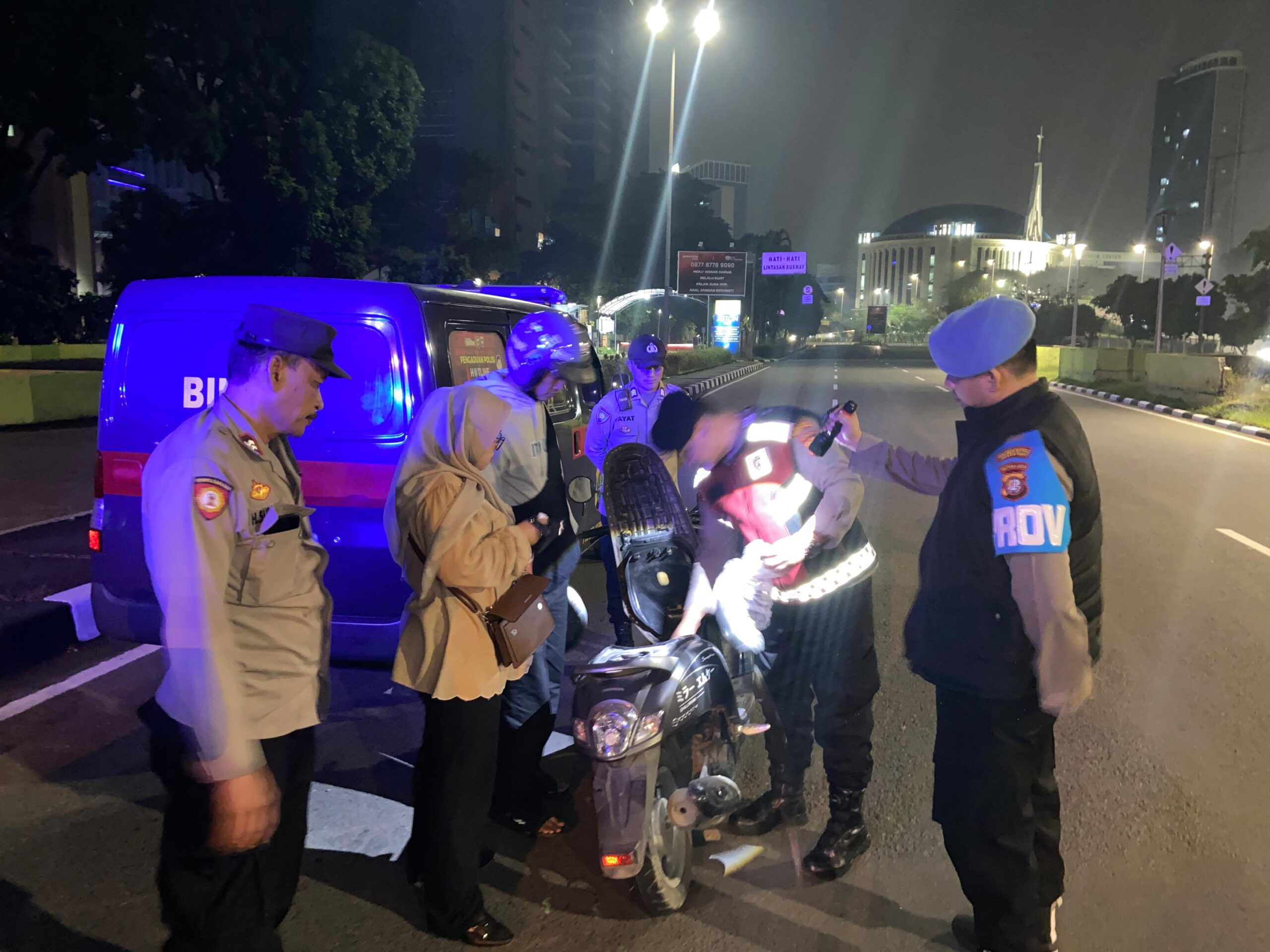 Polres Jakpus Gelar Razia Cipkon Dini Hari, 3 Orang Diamankan Terkait Obat Keras