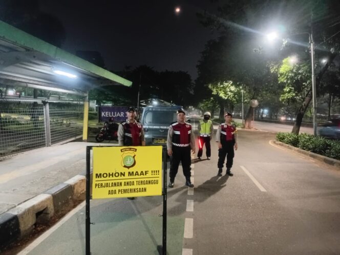 
					Razia Dini Hari Polsek Cempaka Putih, Polisi Perketat Pengawasan Cegah Kejahatan Jalanan