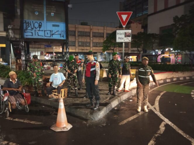 
					Tiga Pilar Kecamatan Tanah Abang Gelar Apel dan Patroli Gabungan Antisipasi Gangguan Kamtibmas