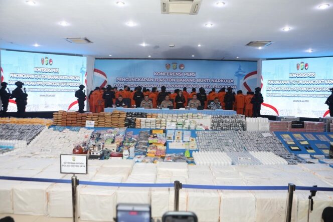 
					Polda Metro Jaya Ungkap 3.809 Kasus Narkoba, 17,45 Ton Barang Bukti Disita