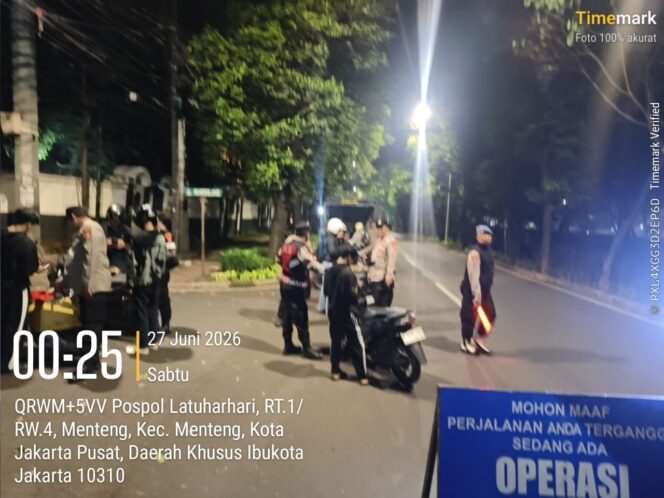 
					Polsek Metro Menteng Intensifkan Razia Malam, Pelanggar Kendaraan Terjaring di Latuharhari