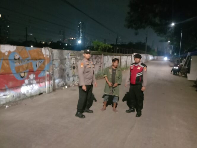 
					Quick Response Polsek Metro Tanah Abang Tindaklanjuti Laporan 110 Dugaan Tawuran di Kebon Melati